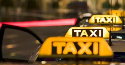 В США служба такси не пускает в авто пассажиров в масках и получивших СOVID-прививку