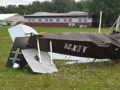В Латвии разбился ретро-самолёт с двумя литовцами — один из пилотов погиб