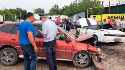 Пять человек пострадали в столкновении двух иномарок в Дзержинске