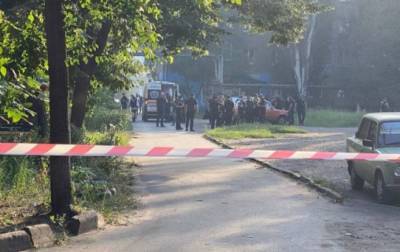 В Кривом Роге в результате взрыва гранаты пострадал мужчина и трое полицейских