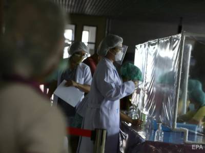 В Китае более 30 чиновников наказали из-за вспышек COVID-19