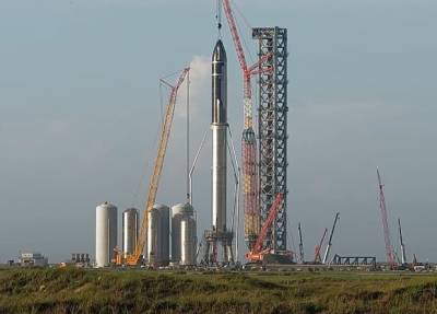 SpaceX собрала самую большую ракету в истории