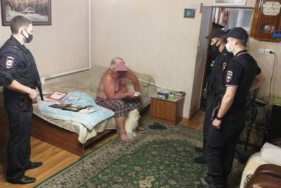 Застреливший в Щекинском районе двухлетнюю девочку мужчина после убийства прятался в бане