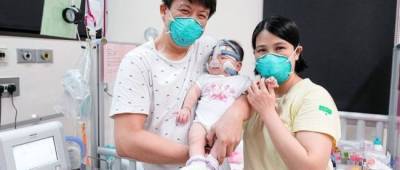 В Сингапуре врачам удалось выходить ребенка, родившегося с весом в 212 граммов