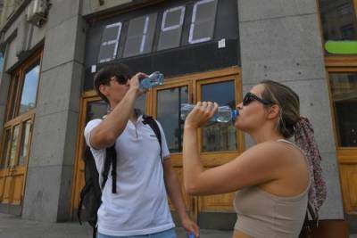 Синоптик Цыганков заявил, что с сегодняшнего дня жара в Москве кончится