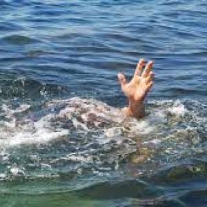 В Бердянске ребенок пошел купаться вместе с отцом и исчез
