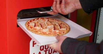 В Риме поставили автомат, который готовит и продает пиццу: это впервые