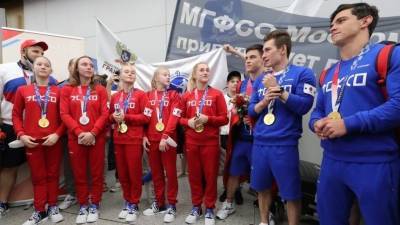 «Золотой борт» с олимпийскими чемпионами и призерами ОИ-2020 вылетел из Токио