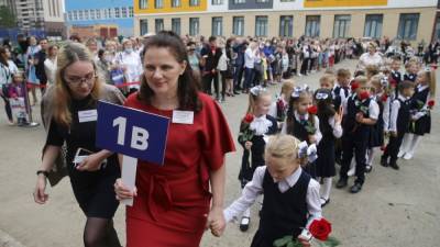Учителей и госслужащих переведут на российские мессенджеры