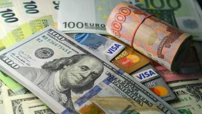 Время обмена: банки запускают карты с мгновенной конвертацией валюты