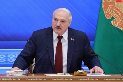Лукашенко: Белорусско-украинские отношения омрачены “фейками и гадостью"