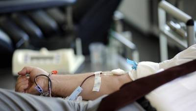 Массовая вакцинация привела Петербург к дефициту донорской крови