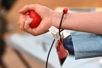 В ФМБА опровергли сообщения о дефиците донорской крови из-за вакцинации