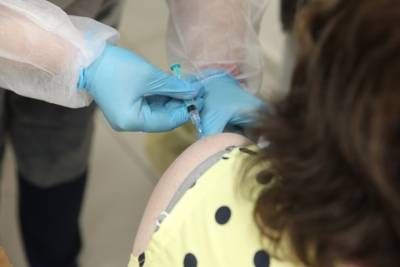 Почти 42% краснодарцев вакцинировались от коронавируса