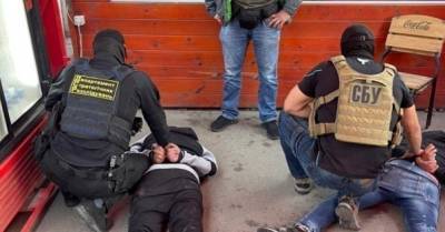 В Одессе поймали трех членов Ндрангеты: пытались провезти 60 кг кокаина среди бананов