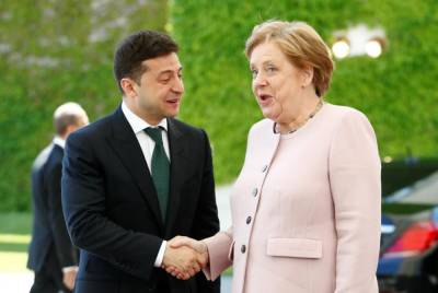Меркель приедет в Киев на переговоры с Зеленским