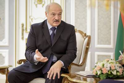 Лукашенко пообещал не вводить санкций против Украины