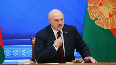 Лукашенко: Мы с Путиным можем в течение суток поставить Украину на колени