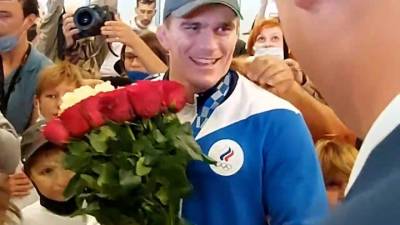 Видео из Сети. Видео. В Калининграде встретили олимпийского чемпиона Мусу Евлоева