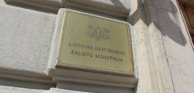 МИД Латвии делает очередной антибелорусский выпад, пока мигранты подходят к границам