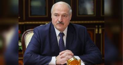 Лукашенко заявив, що легко зміг би «поставити Україну на коліна»