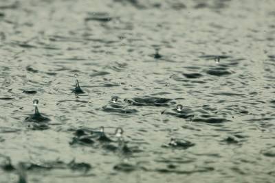 Проливные дожди с градом накроют Крым во вторник