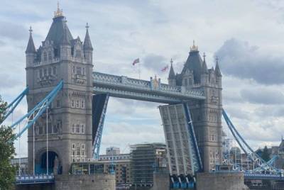 Очевидцы сообщили о поломке Тауэрского моста в Лондоне