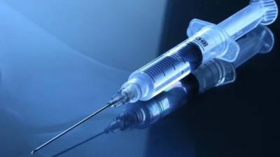 Роспотребнадзор напомнил порядок вакцинации при нескольких хронических болезнях
