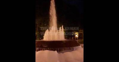 Пенящийся фонтан под Москвой сняли на видео