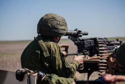 Военные НМ ДНР открыли ответный огонь по украинским боевикам