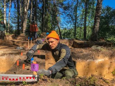 Археологи Коми обнаружили каменные ножи древних охотников