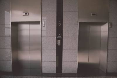 В Одессе лифт с пассажирами сорвался с пятого этажа