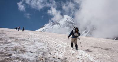 Гора Казбек: украинские альпинисты попали под лавину, есть пострадавшие