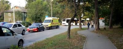 В Новосибирске с места ДТП скрылся водитель иномарки, сбивший насмерть пенсионера