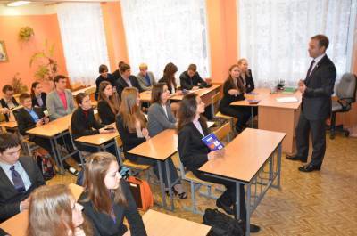 На доплаты петербургским педагогам выделят деньги из федерального бюджета