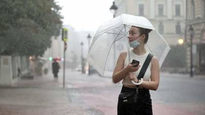 В МЧС предупредили о сильном дожде и грозе в Москве 1 сентября