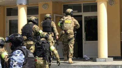Пережившая стрельбу казанская гимназия №175 открыла двери для учеников