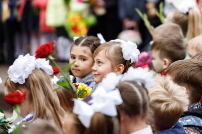 Более 7 тысяч псковских школьников пойдут сегодня в первый класс