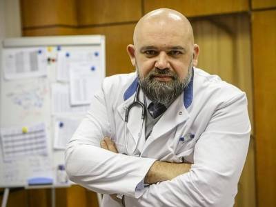 «Меня напрягает конец сентября»: главврач больницы Коммунарки предупредил о новой вспышке коронавируса