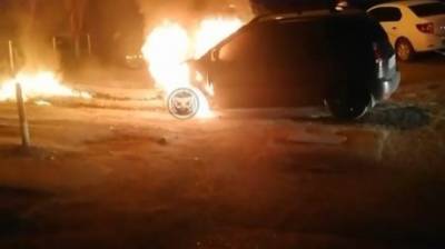Девять сотрудников МЧС потушили машину на ул. 8 Марта