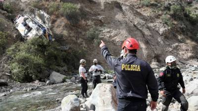 Автобус упал с обрыва в Перу, погибли не менее 29 человек