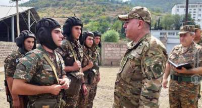 Аршак Карапетян посетил ряд воинских частей и пообщался с резервистами