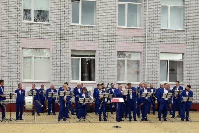 В Брянске отметили День знаний с духовым оркестром