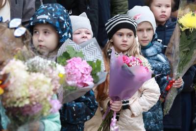 На Урале школьницу не пустили на линейку из-за отсутствия документов