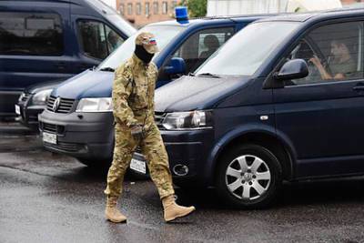 ФСБ провела обыск у следователя по делу о поджоге российского бизнесмена