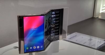 Супергибкий: Samsung показала рабочий смартфон, который гнется в трех местах (видео)