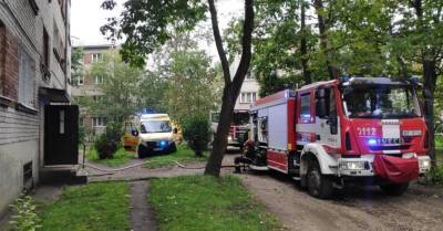 ФОТО: В многоэтажке в Кенгарагсе возник пожар, пострадал один человек