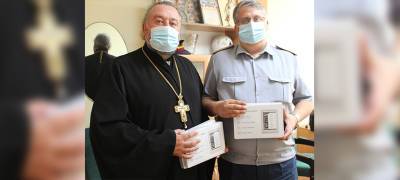 Православное духовенство Карелии снабдило несовершеннолетних арестантов электронными книгами