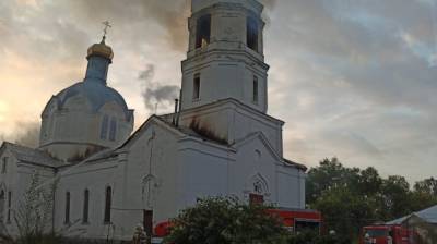 Появились фото обгоревшей после удара молнии церкви в Воронежской области