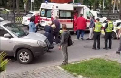 В Киеве 17-летняя студентка пыталась перебежать дорогу и попала под колеса авто